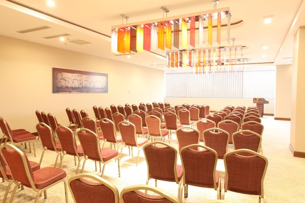 Nevali Hotel 44/50