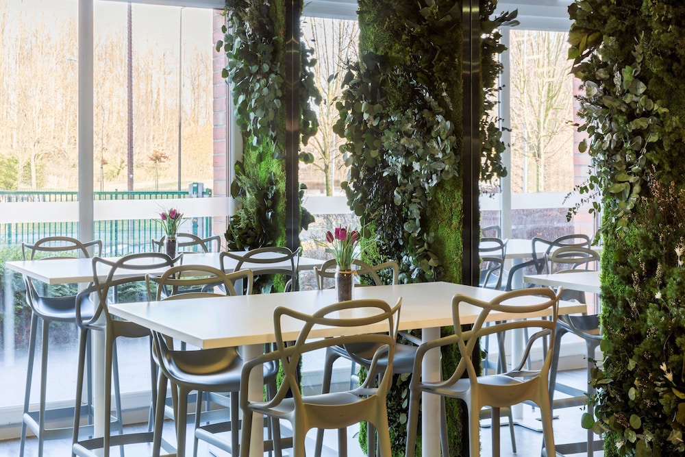 Sure Hotel By Best Western St-Amand-Les-Eaux 22/28