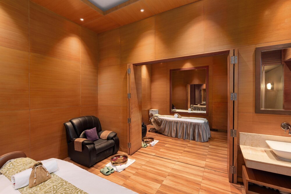 Radisson Blu New Delhi Paschim Vihar 20/50