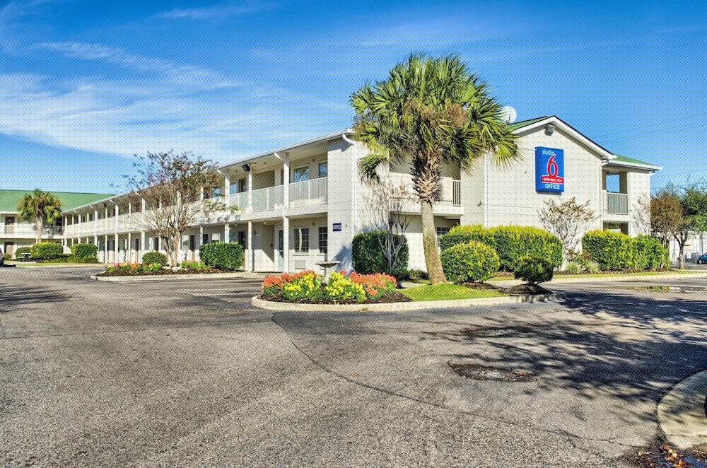 Studio 6 Extended Stay - Ocean Springs, MS 40/53