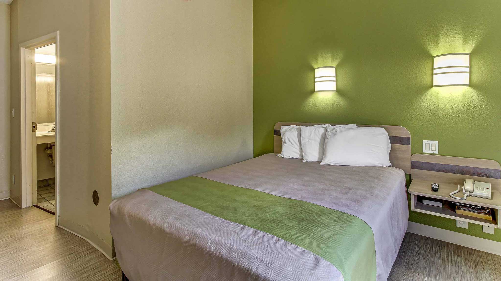 غرفة بسرير كوين، Motel6 Medina, OH - Cleveland 3/6