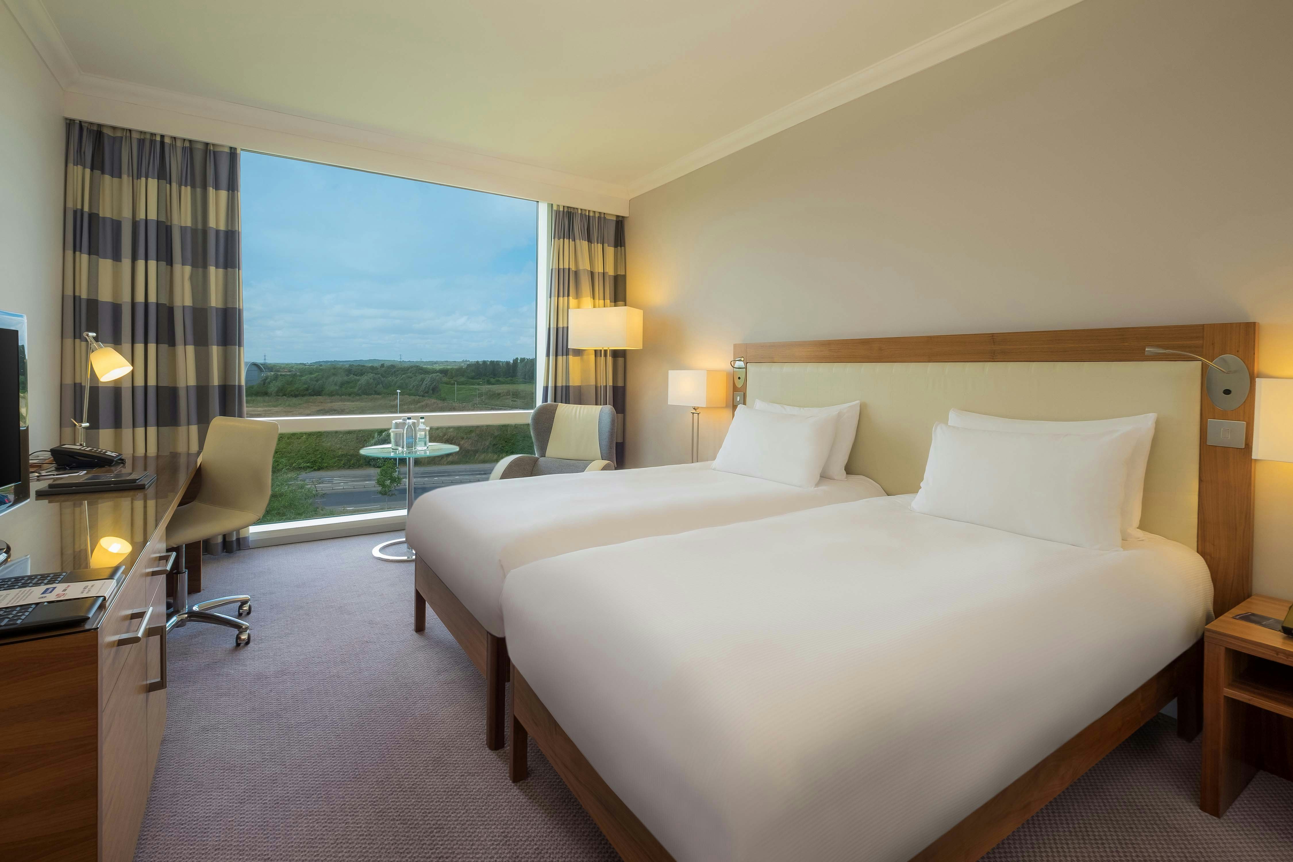 غرفة بسريرين منفصلين، Hilton Reading Hotel 5/6