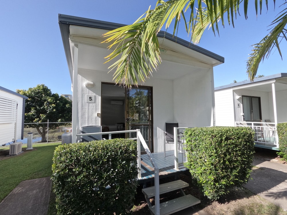 Alex Beach Cabins and Tourist Park 39/50