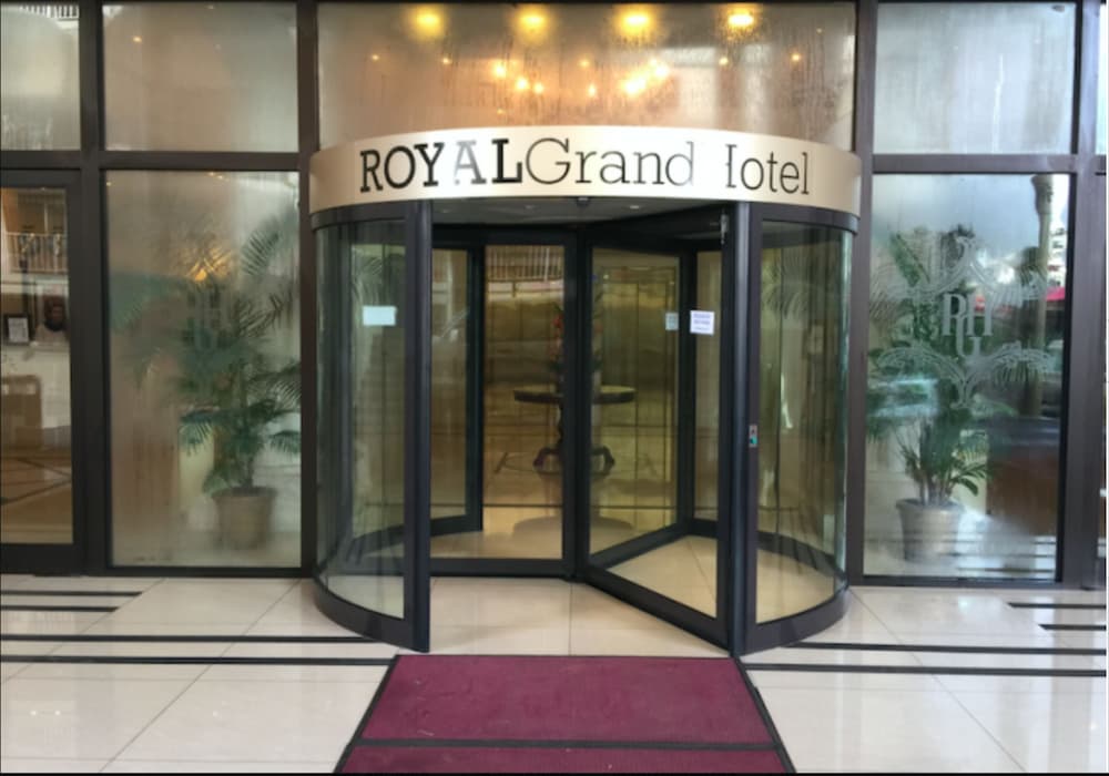 Royal Grand Hotel 4/64