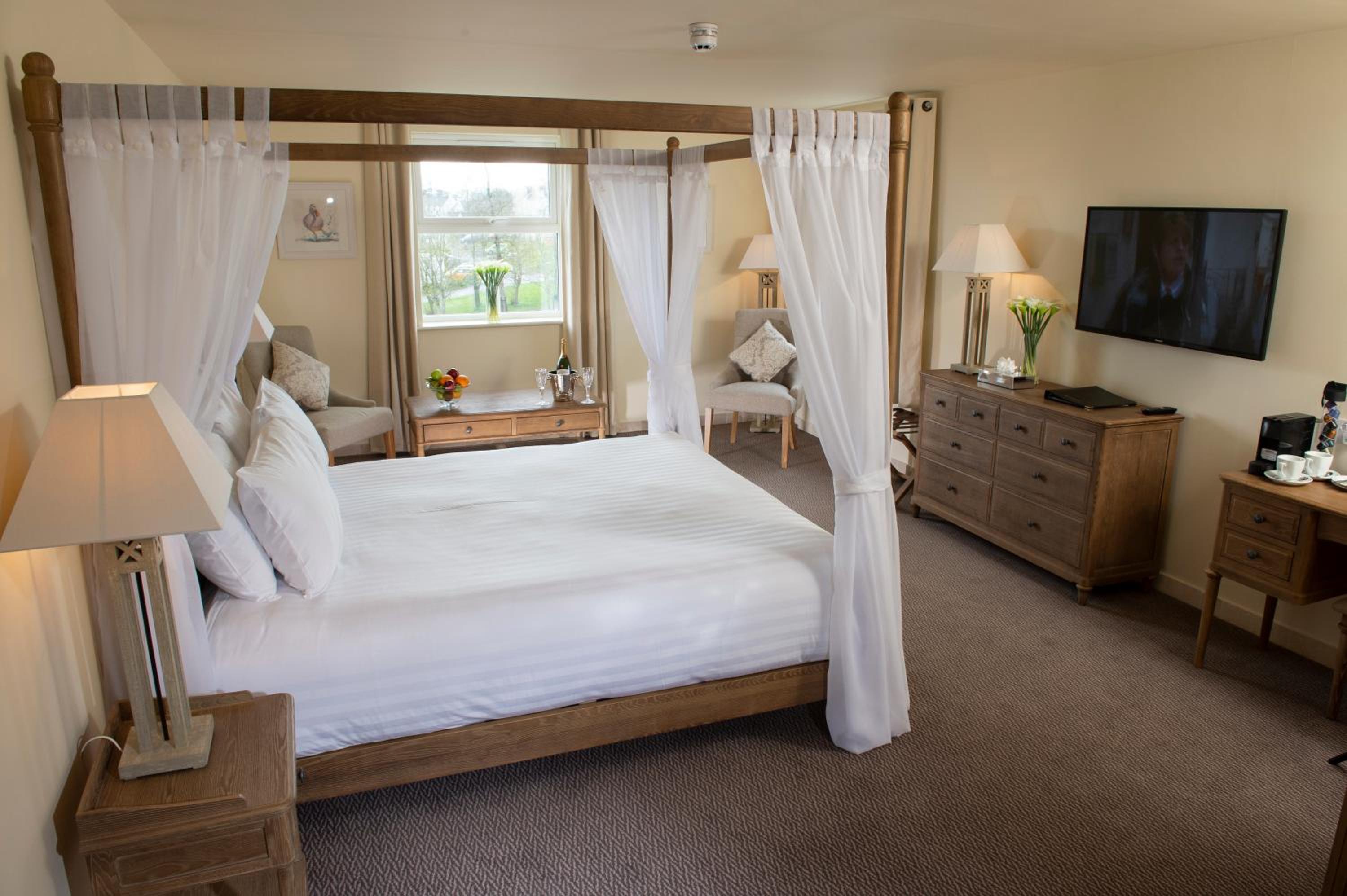 Four Poster, Executive, Suite