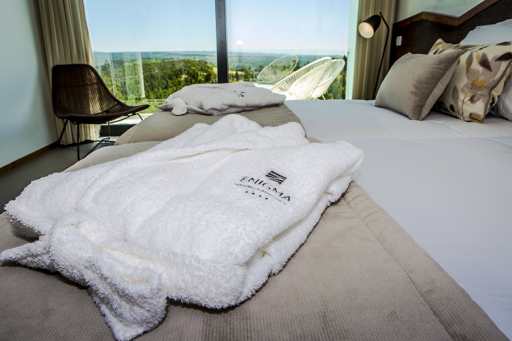 Enigma Nature Water Hotel 33/67