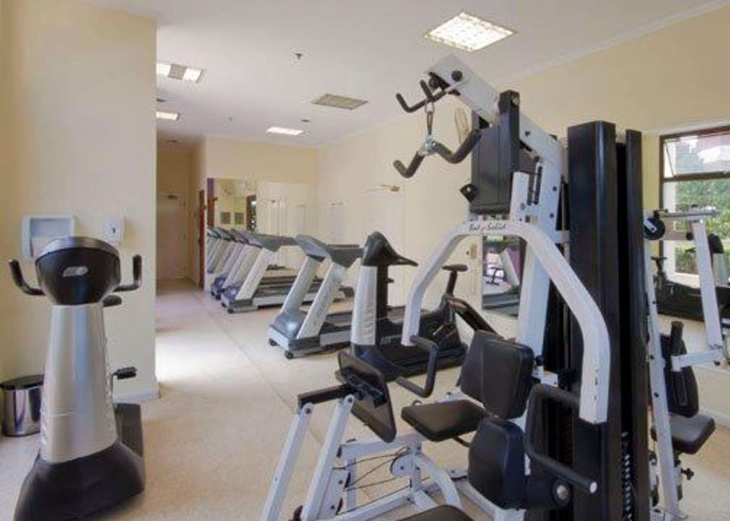 Quality Suites Long Stay Vila Olimpia 3/6