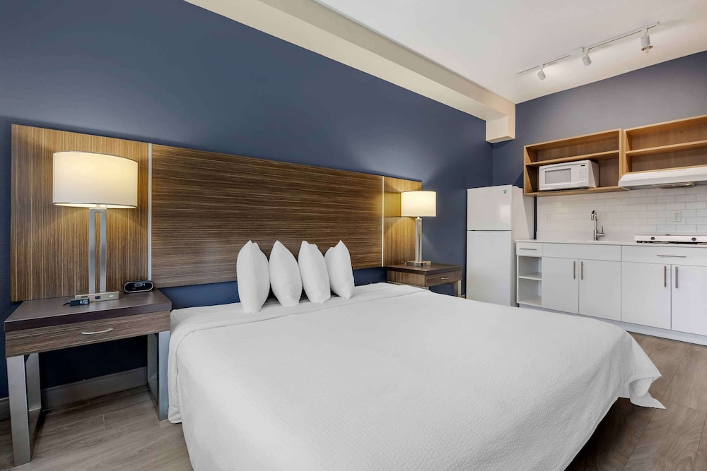 Extended Stay America Premier Suites - Portland - North 16/50
