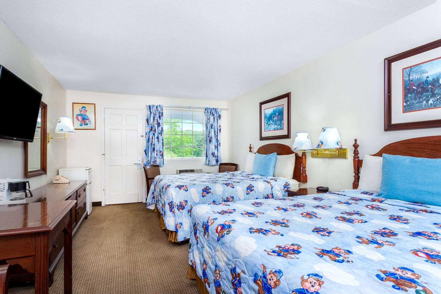Travelodge by Wyndham Cape Cod Area 10/17