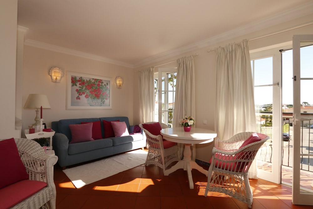 APARTAMENTOS THE OLD VILLAGE BY VILLAGE 4U 47/75
