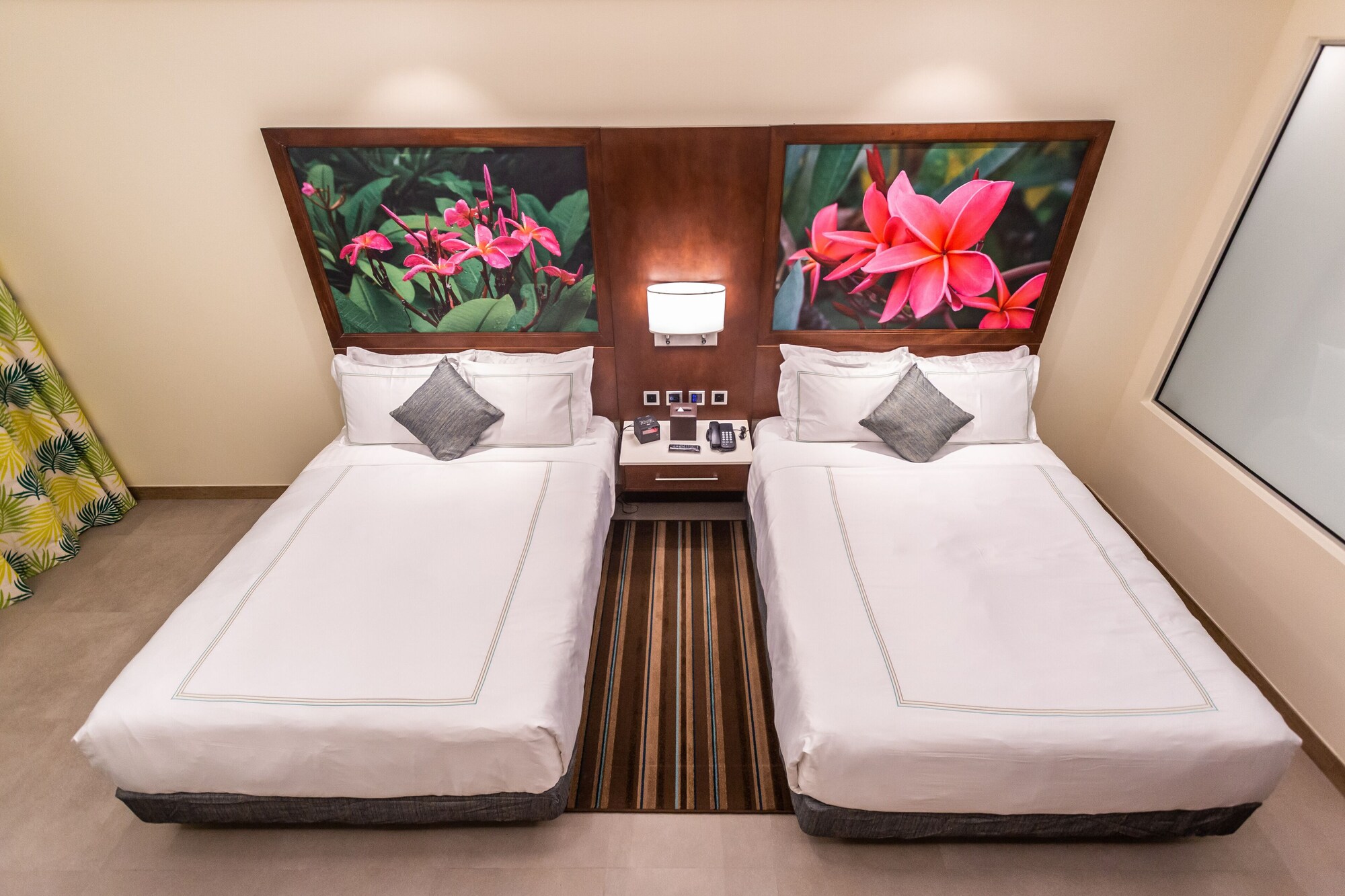 Executive, 2 Queen Beds