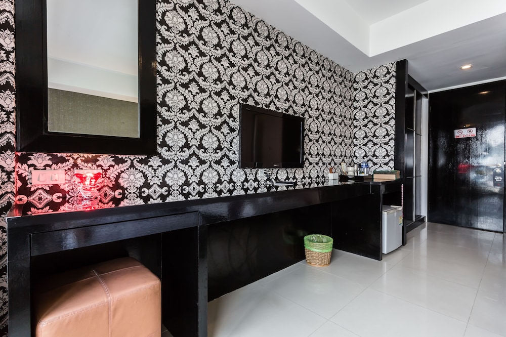 7q Patong Beach Hotel 36/49