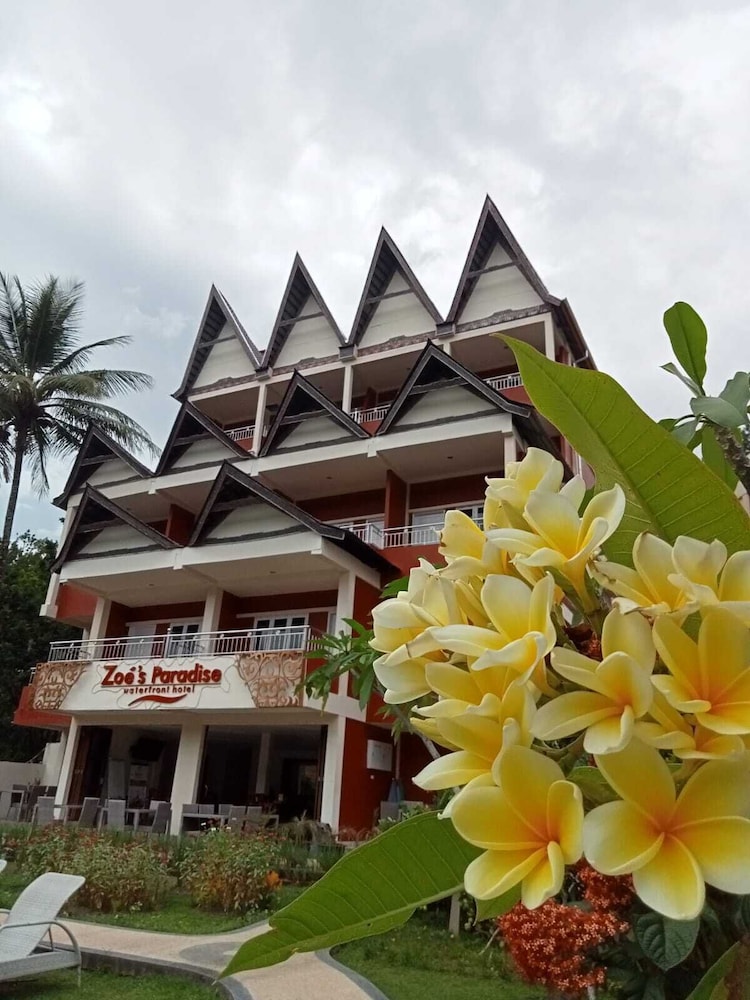 Zoe's Paradise Waterfront Hotel 4/39