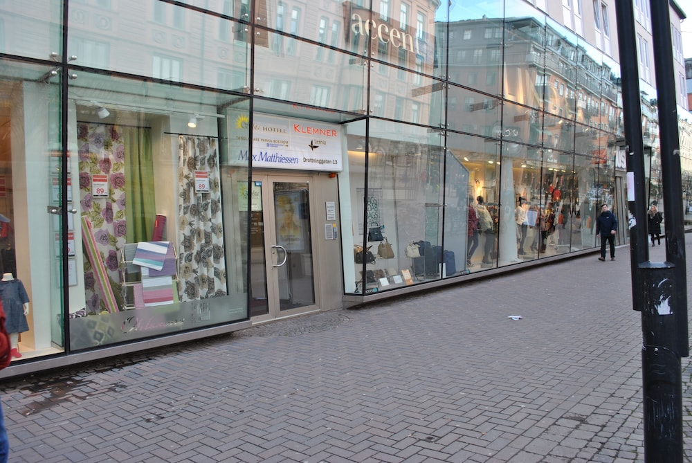 Solsta Hotell 39/42