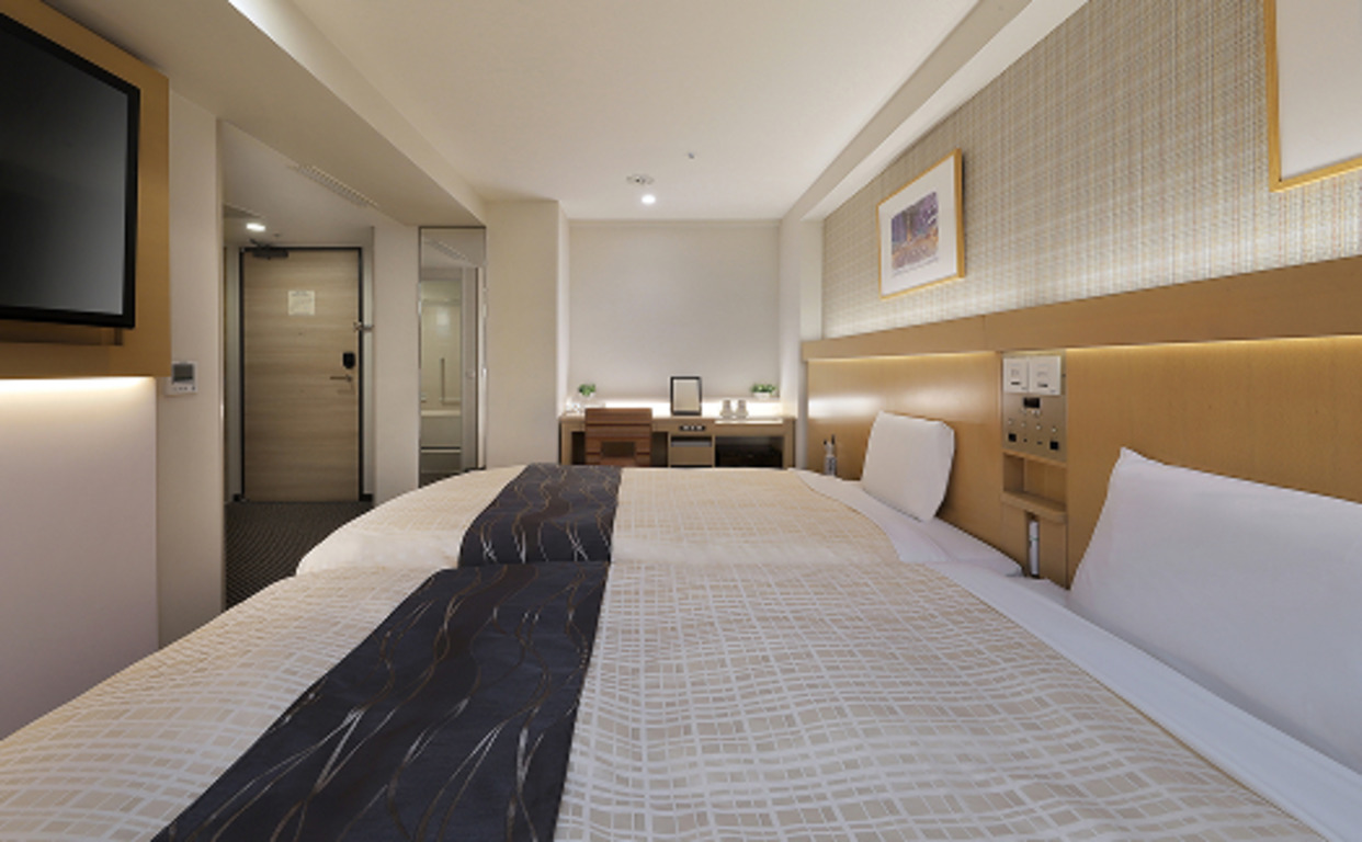 Universal, Twin Beds