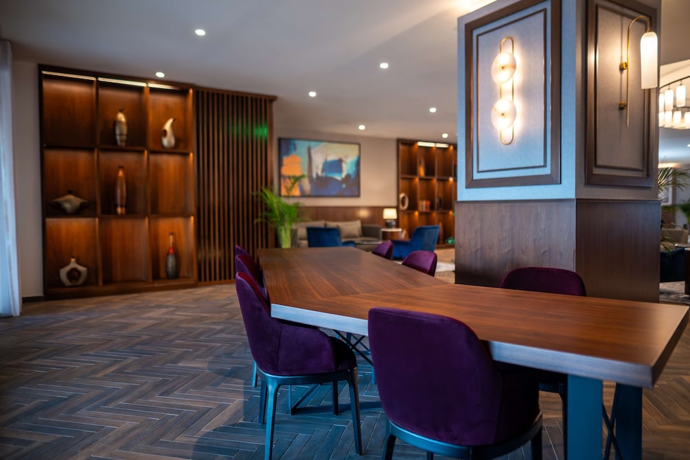 Radisson Blu Hotel Amman, Galleria Mall 40/50