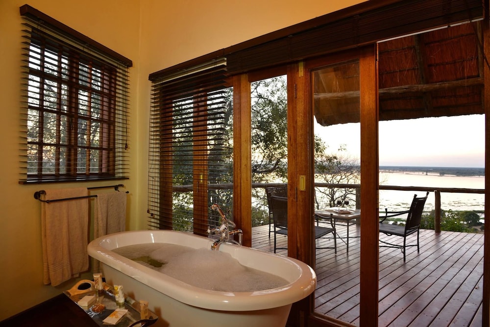 MUCHENJE SAFARI LODGE(T) 16/16
