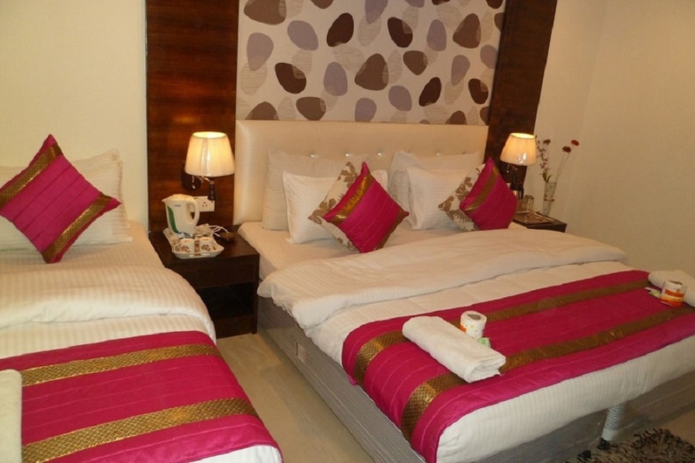 Check In Room RK Ashram 4/37