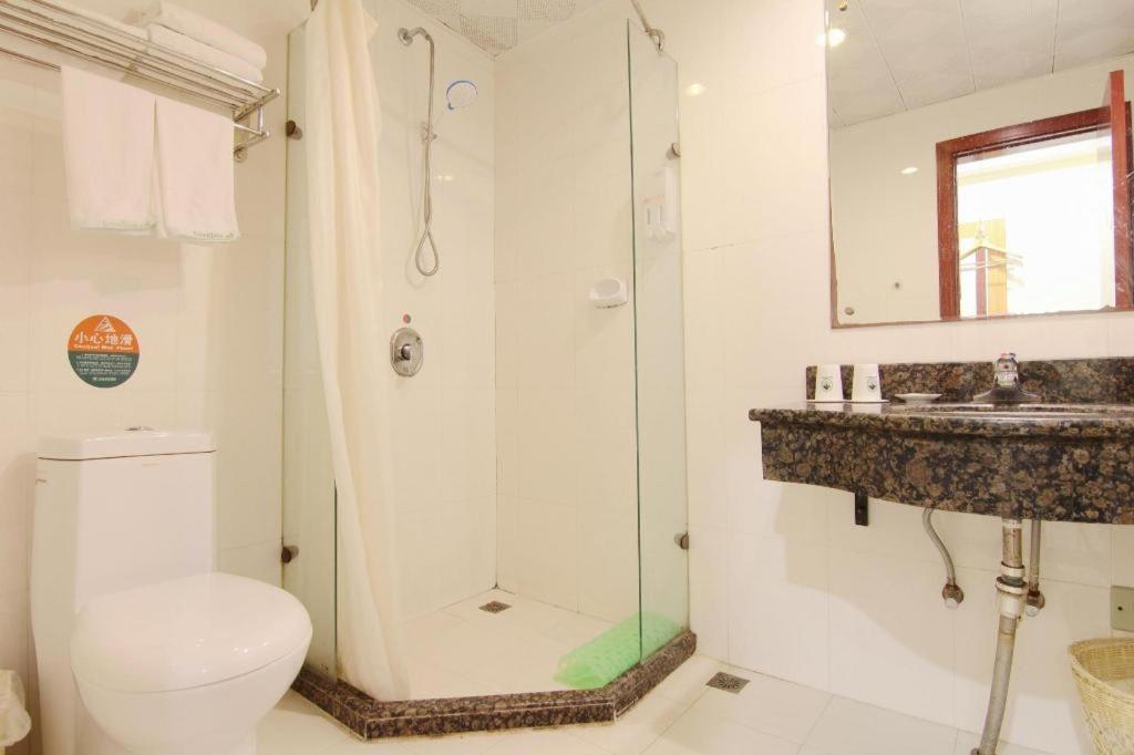 GreenTree Inn Chongqing Longhu Times Tianjie Xietaizi Subway Station Hotel 44/50