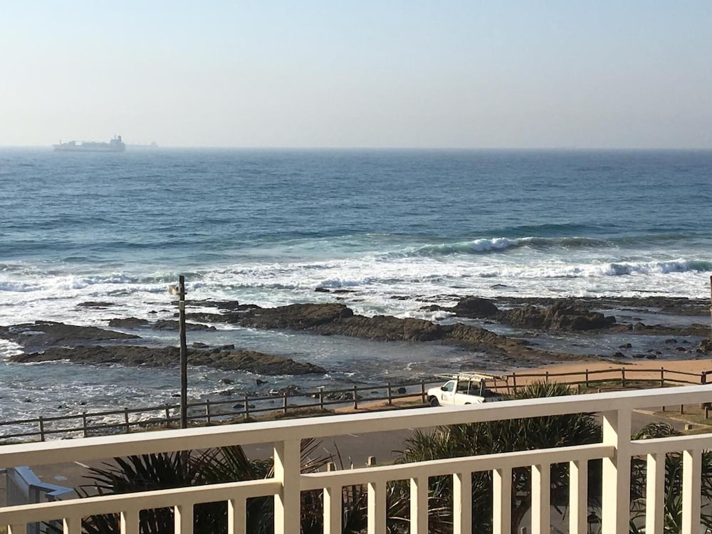 Fairlight Beach House 30/50