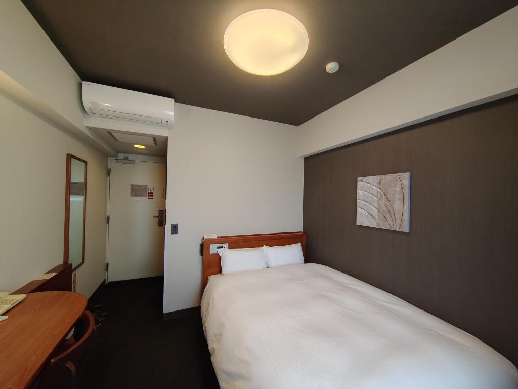 Semi Room, Double Bed