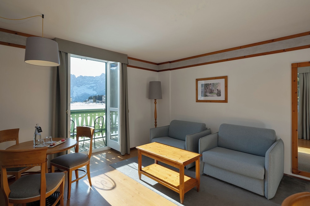 GRAND HOTEL MISURINA 54/87