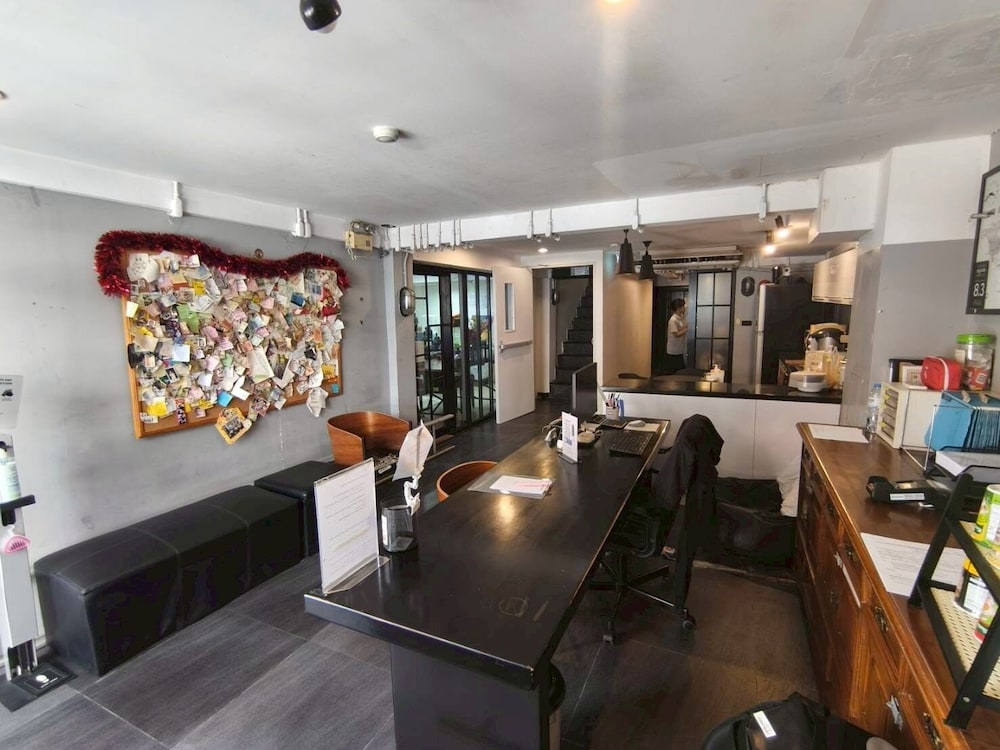 Jellybean the Blocks Hostel Sukhumvit 10 55/63