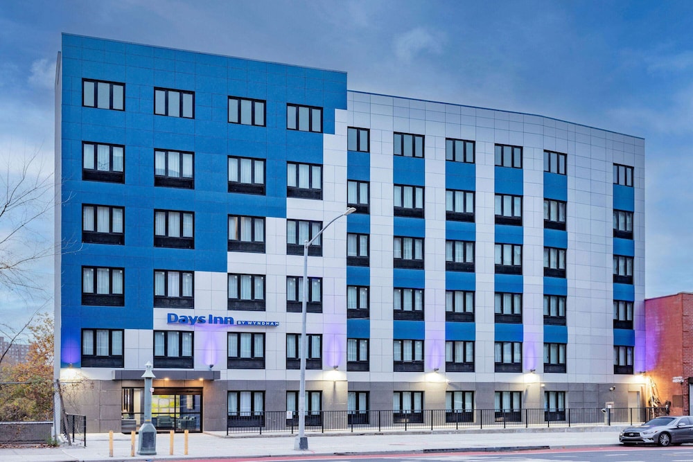 Days Inn by Wyndham Bronx NYC 7/50