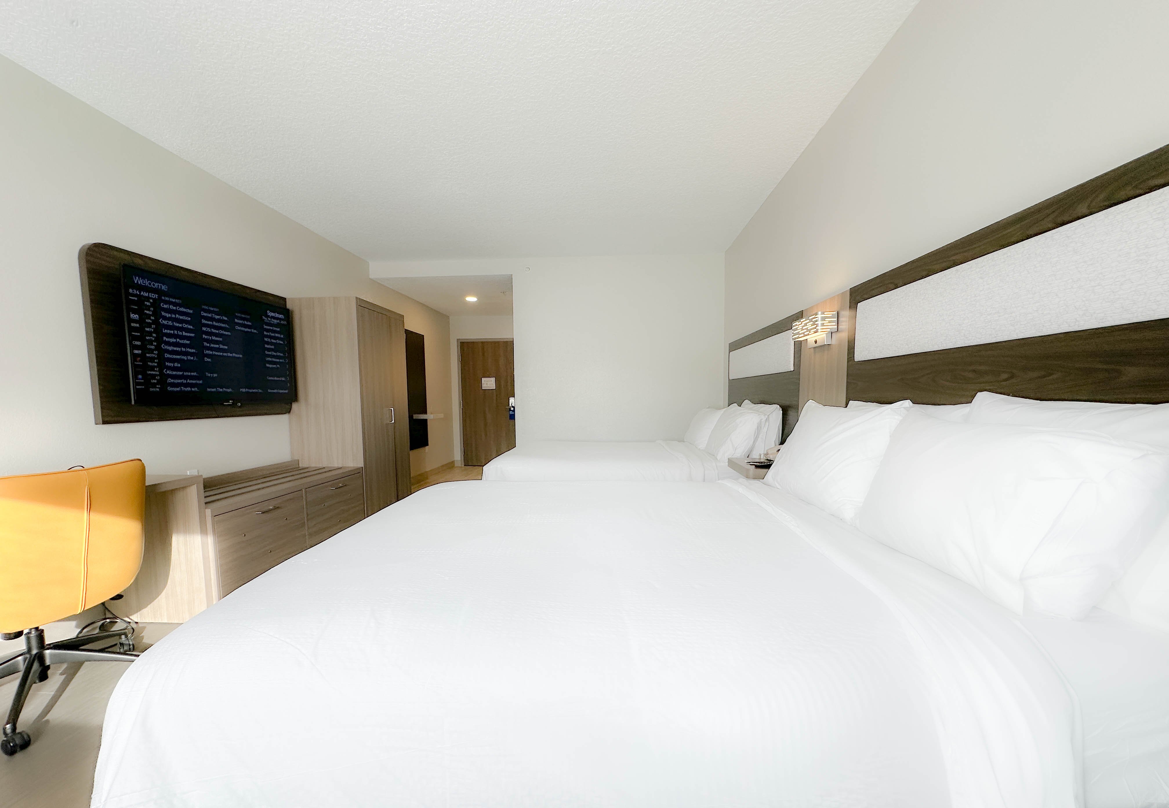 STANDARD, QUEEN BED, SOFA, ACCESSIBLE