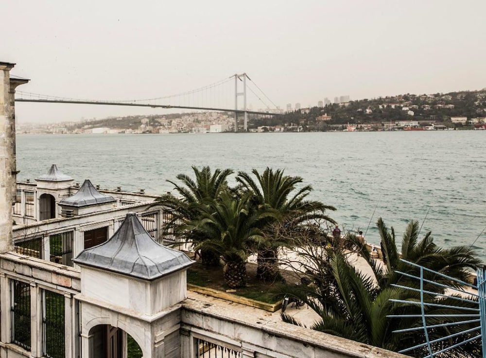 Bosphorus Palace Hotel Special Class 68/79