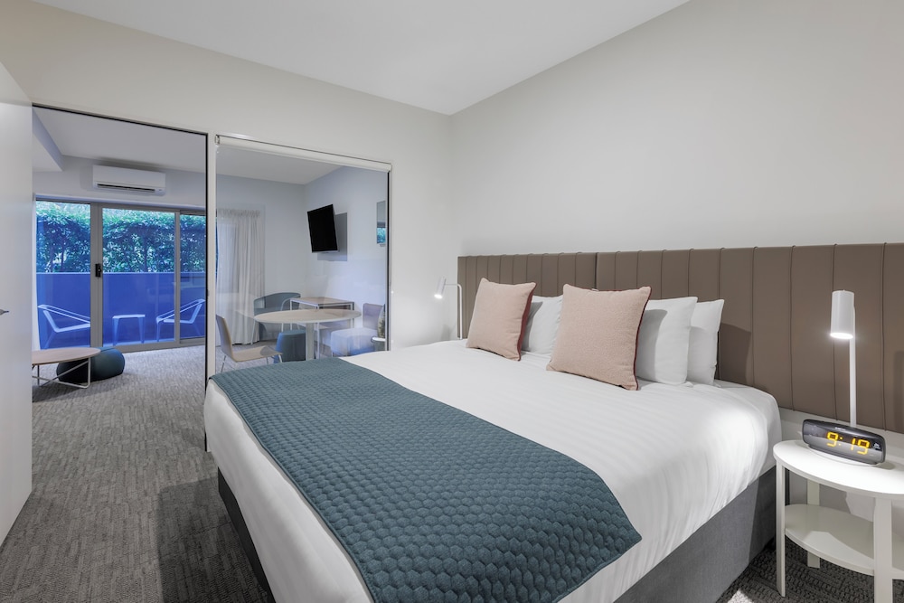 1 BEDROOM, ACCESSIBLE