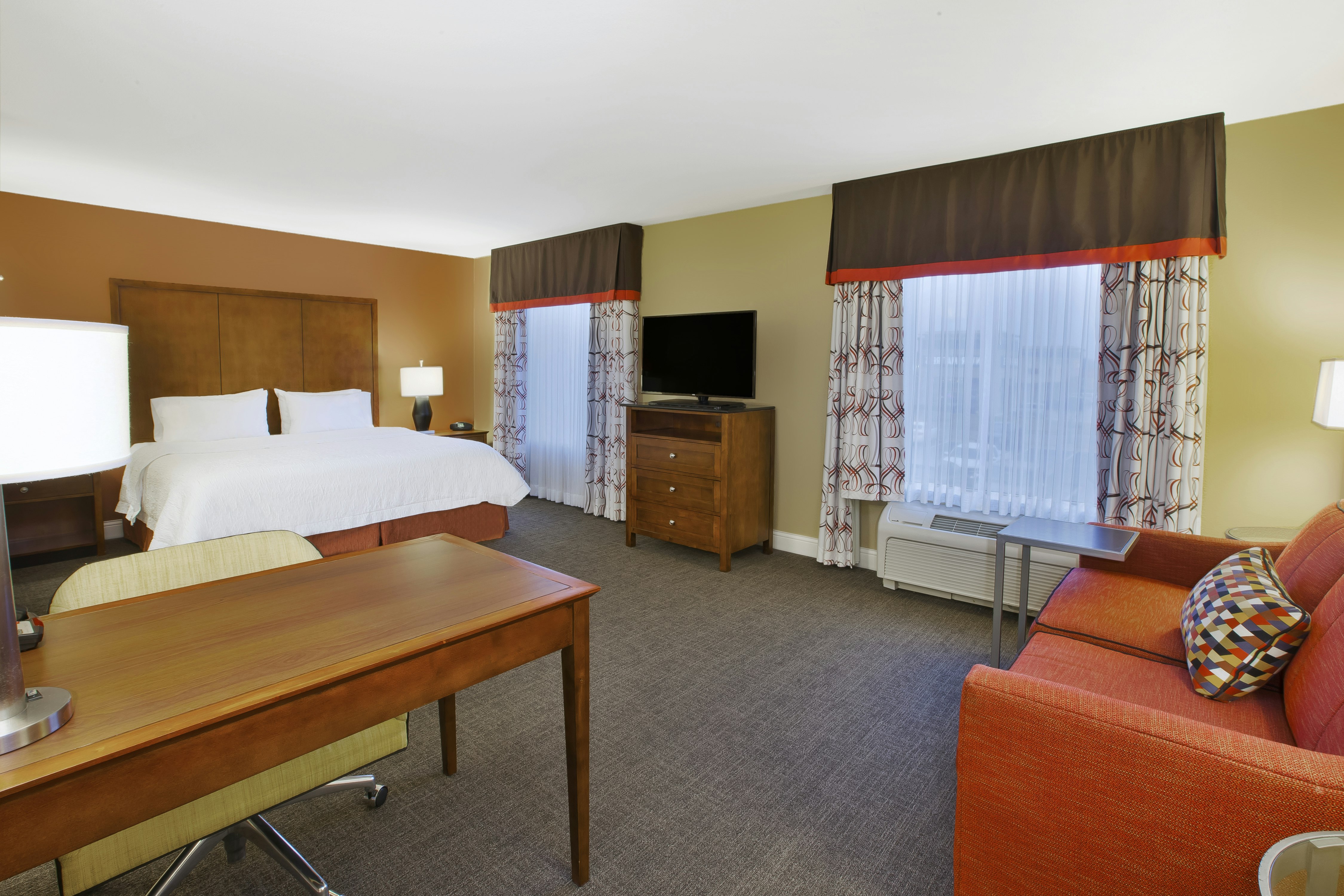 STUDIO, KING BED, ACCESSIBLE