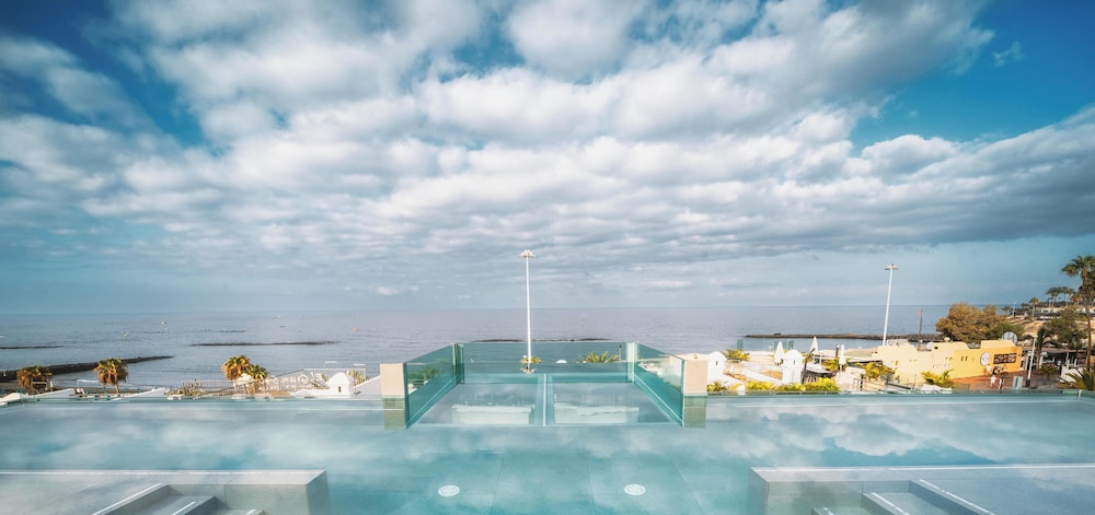 Los Olivos Beach Resort 54/60