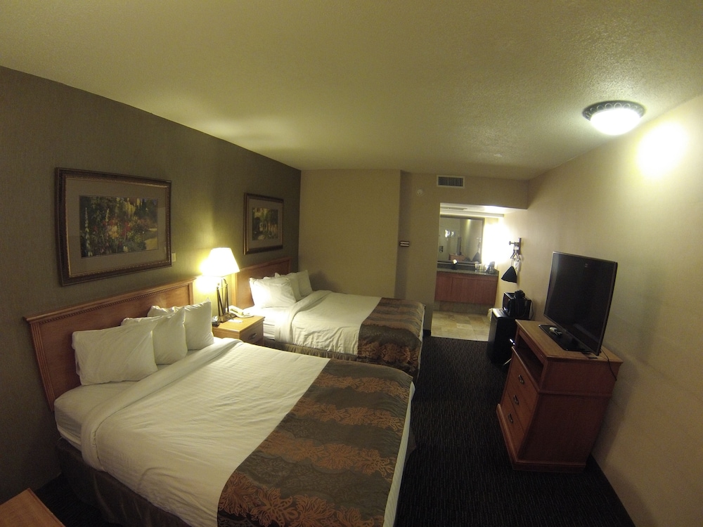 Biltmore Hotel & Suites 10/27
