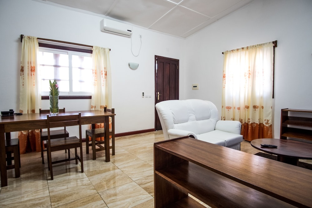 Hotel Praia 46/85
