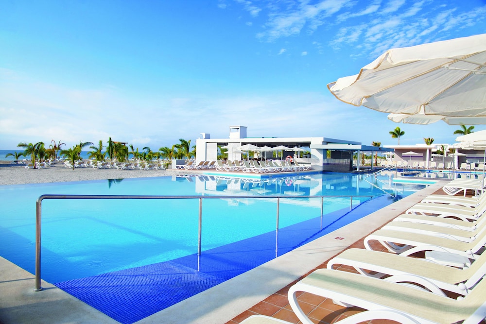 Hotel RIU Playa Blanca All Inclusive 32/72