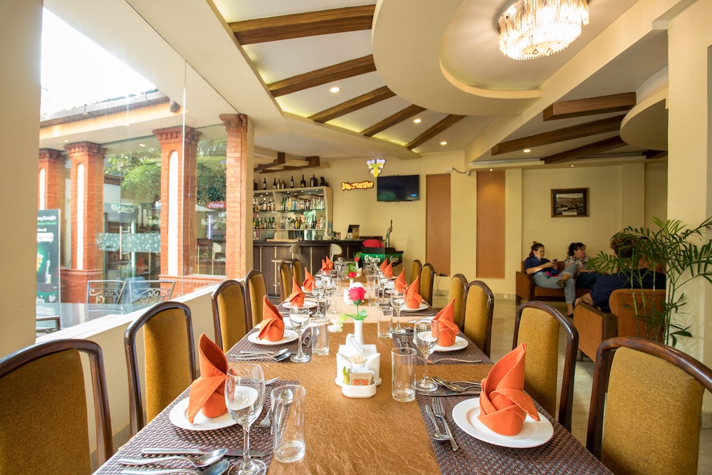restaurant cafeteria