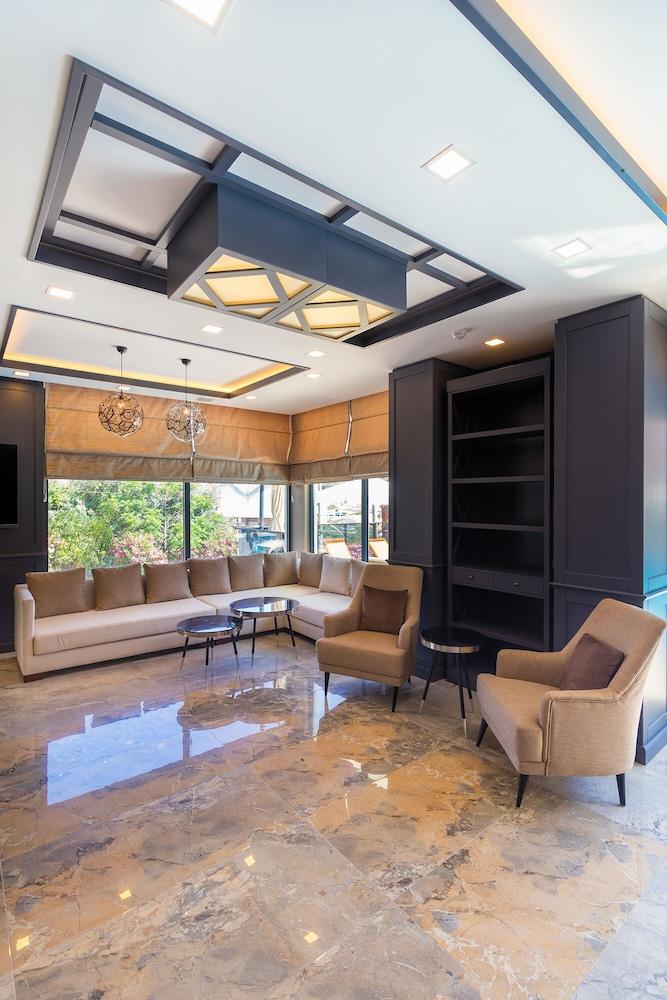 Amossoia Elite Boutique Hotel 28/33