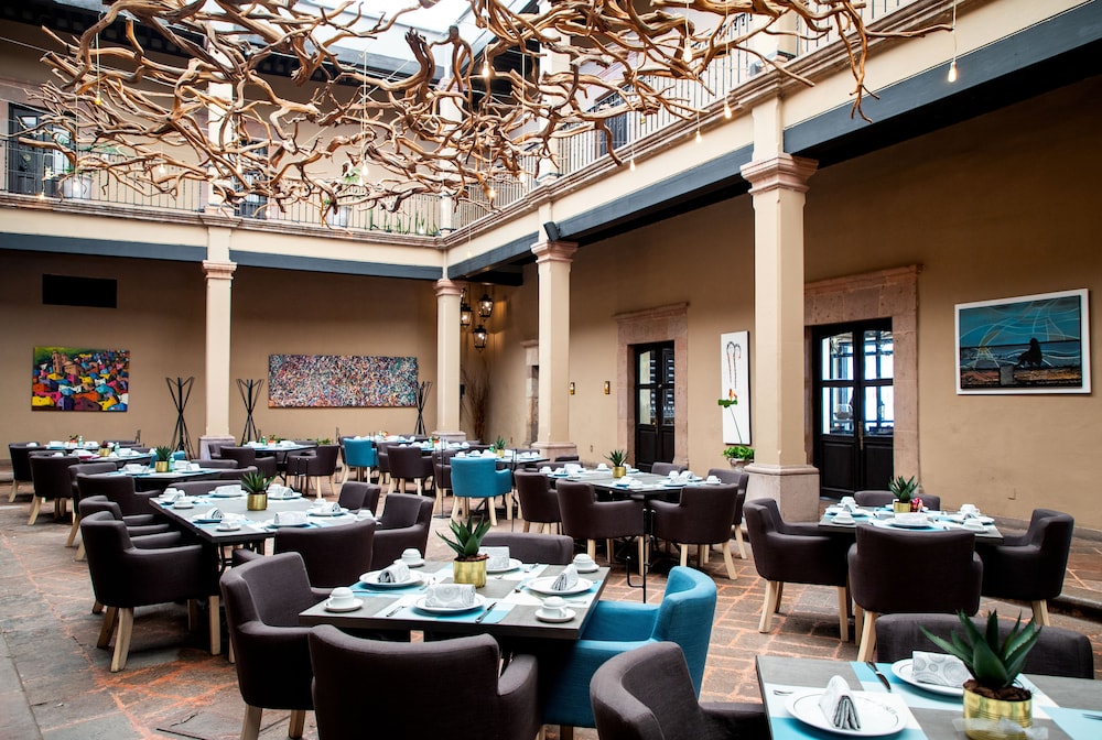 Meson de Santa Rosa Luxury Hotel 53/70