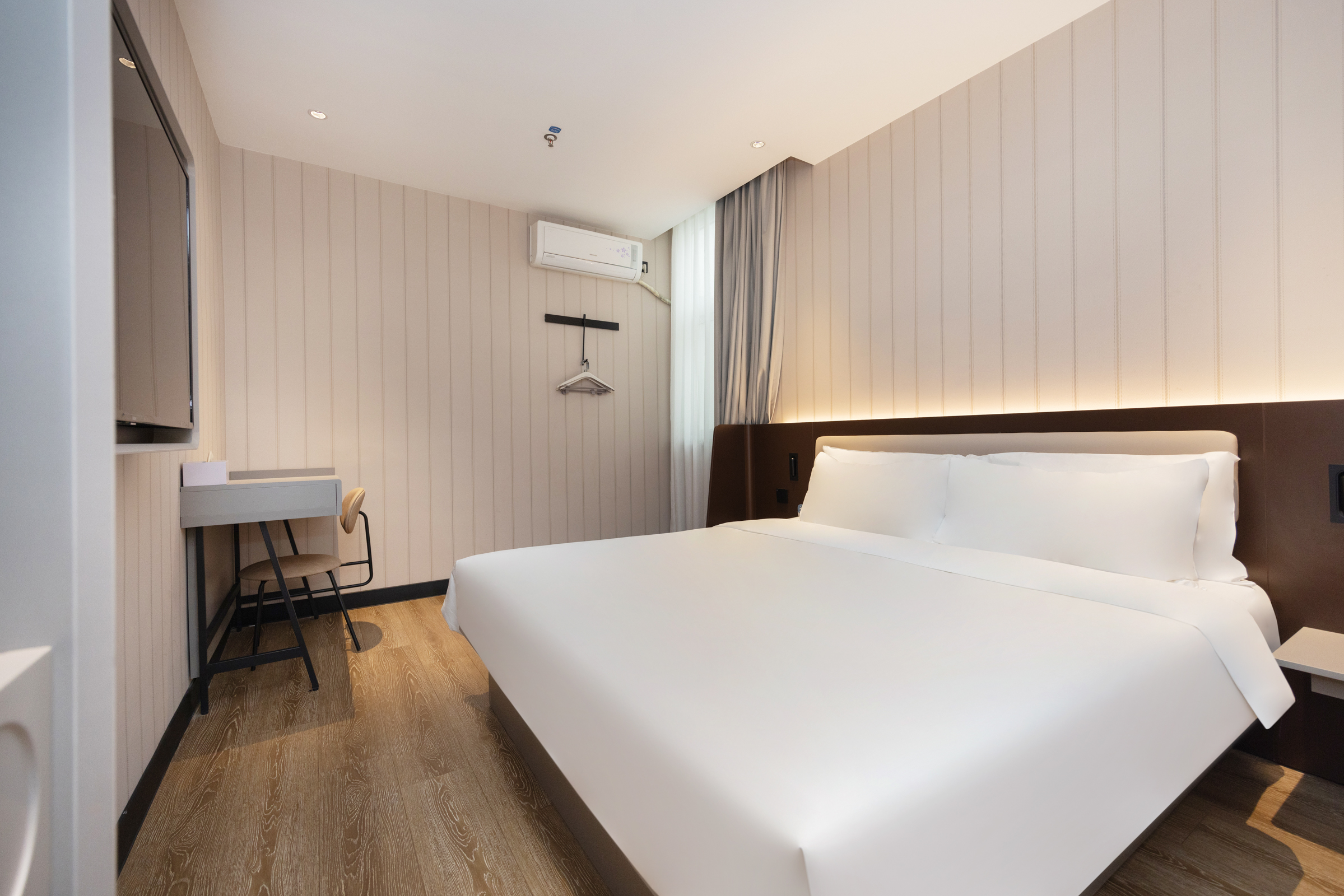 Ji Hotel (Shanghai Railway Station Tianmu West Road) 14/41
