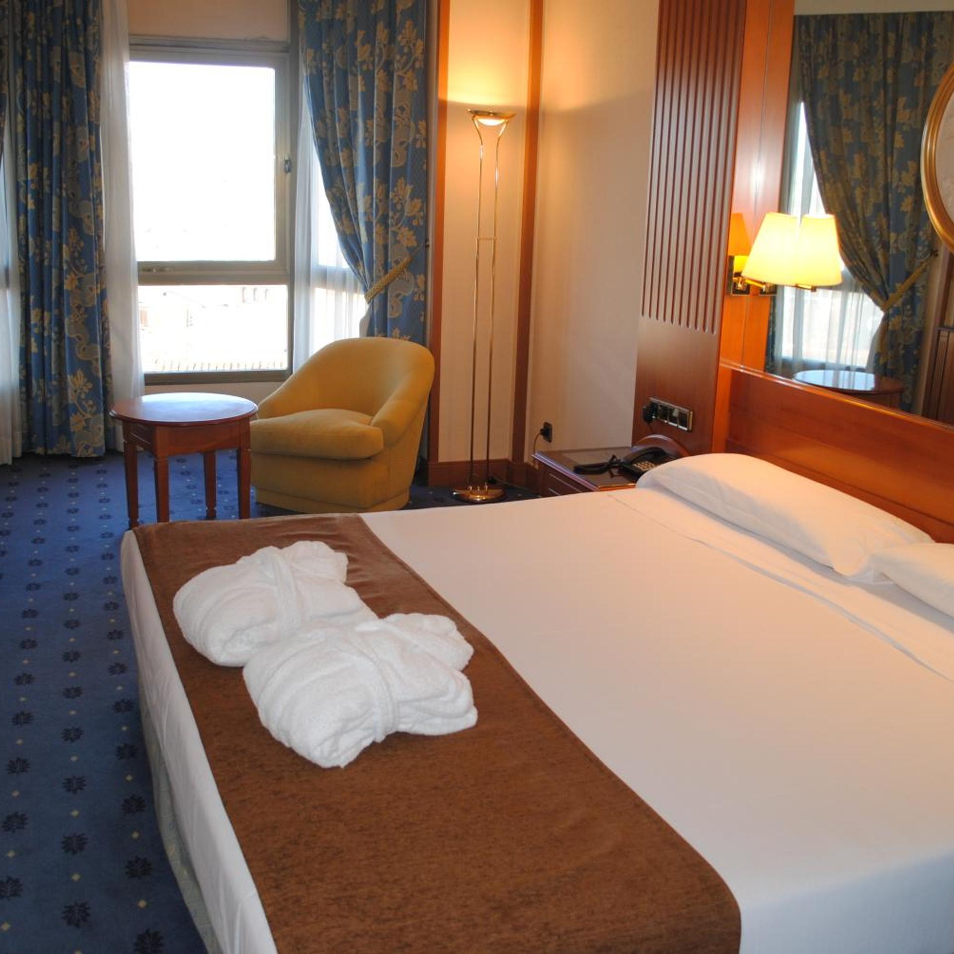 غرفة بسريرين منفصلين مع سرير إضافي، Hotel Los Bracos 5/10