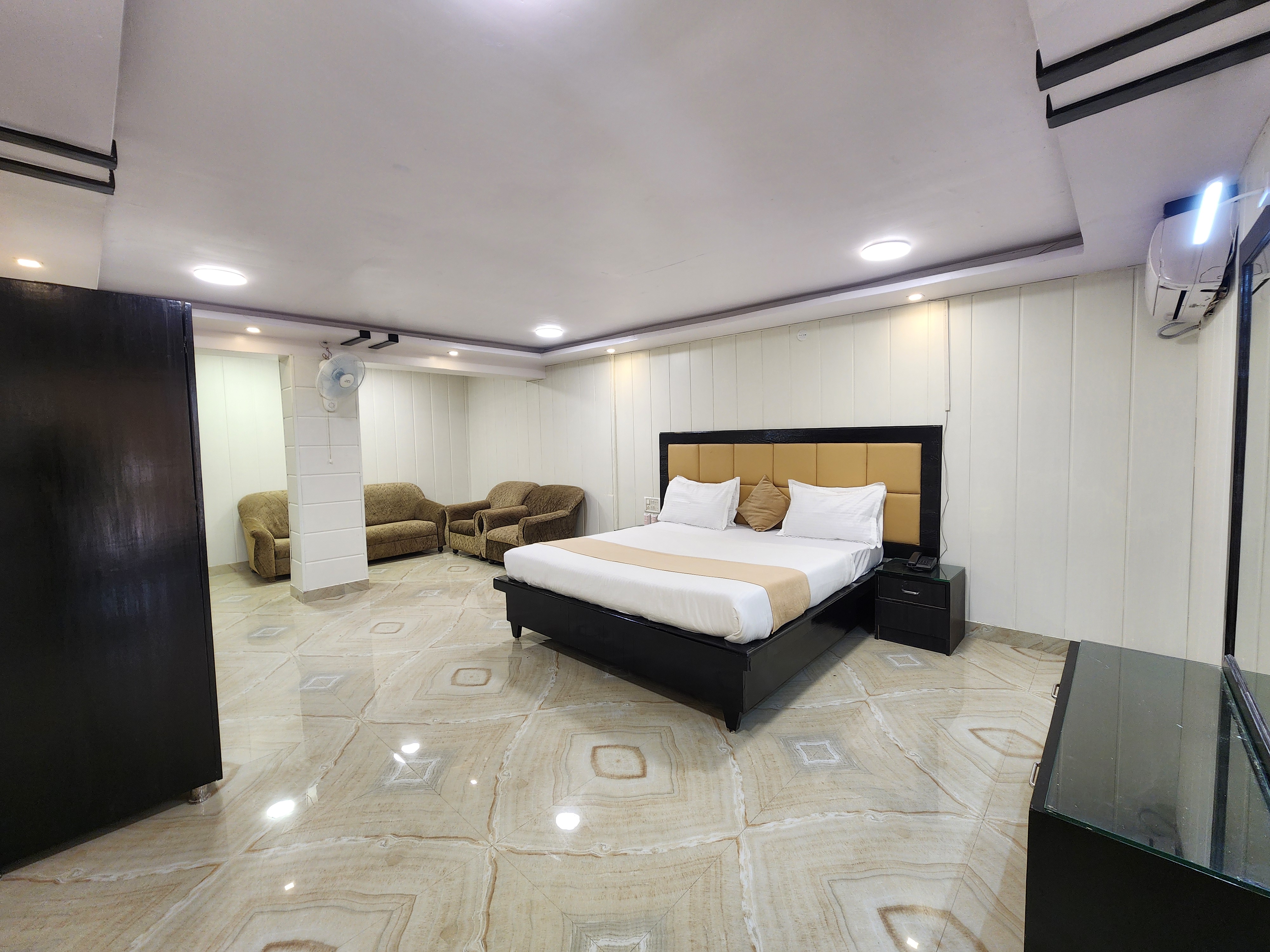 Hotel Mandakini Royale 14/41