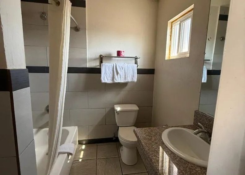 غرفة بسريرين كوين للمدخنين، Robinhood Motel Anaheim West 5/5