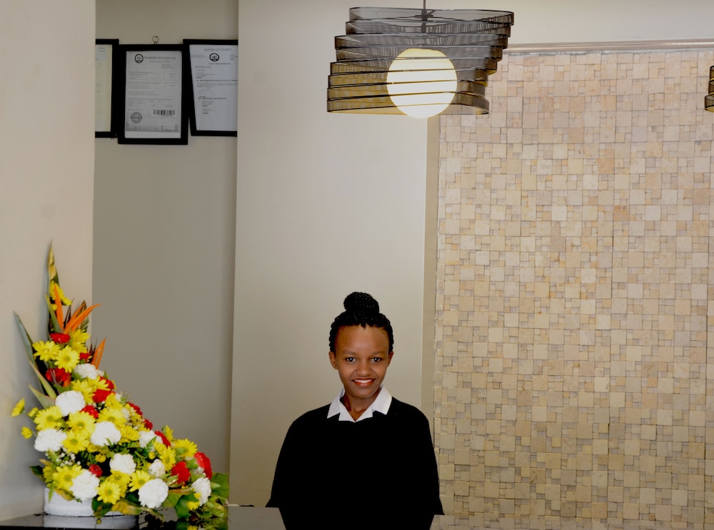 Ngong Hills Hotel 55/72