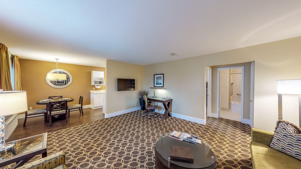 Marin Suites Hotel 53/81