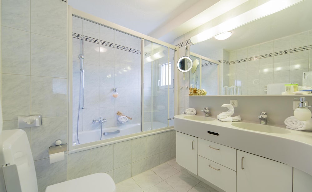 Thermal Hotels And Walliser Alpentherme Leukerbad 26/77