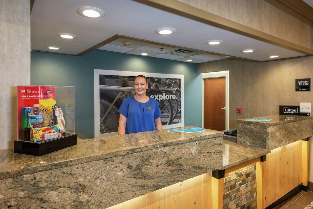 Hampton Inn Wilkesboro 8/50