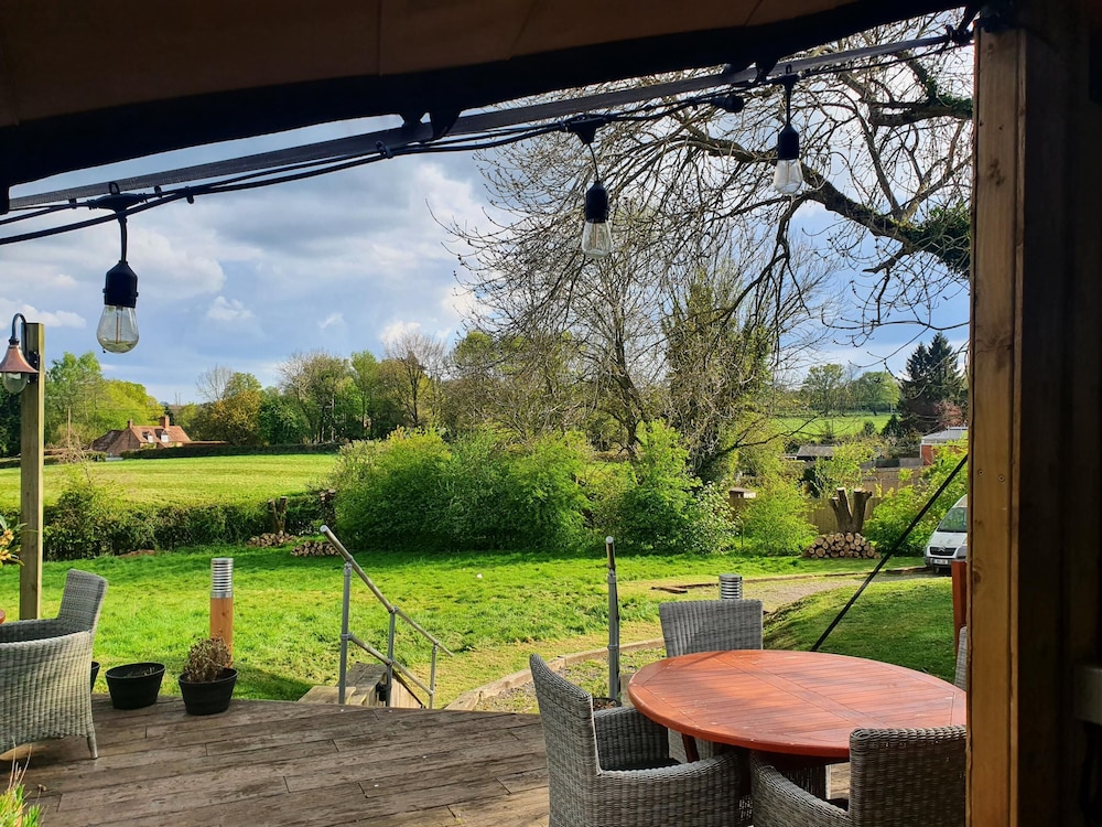 The Carpenters Arms 33/45