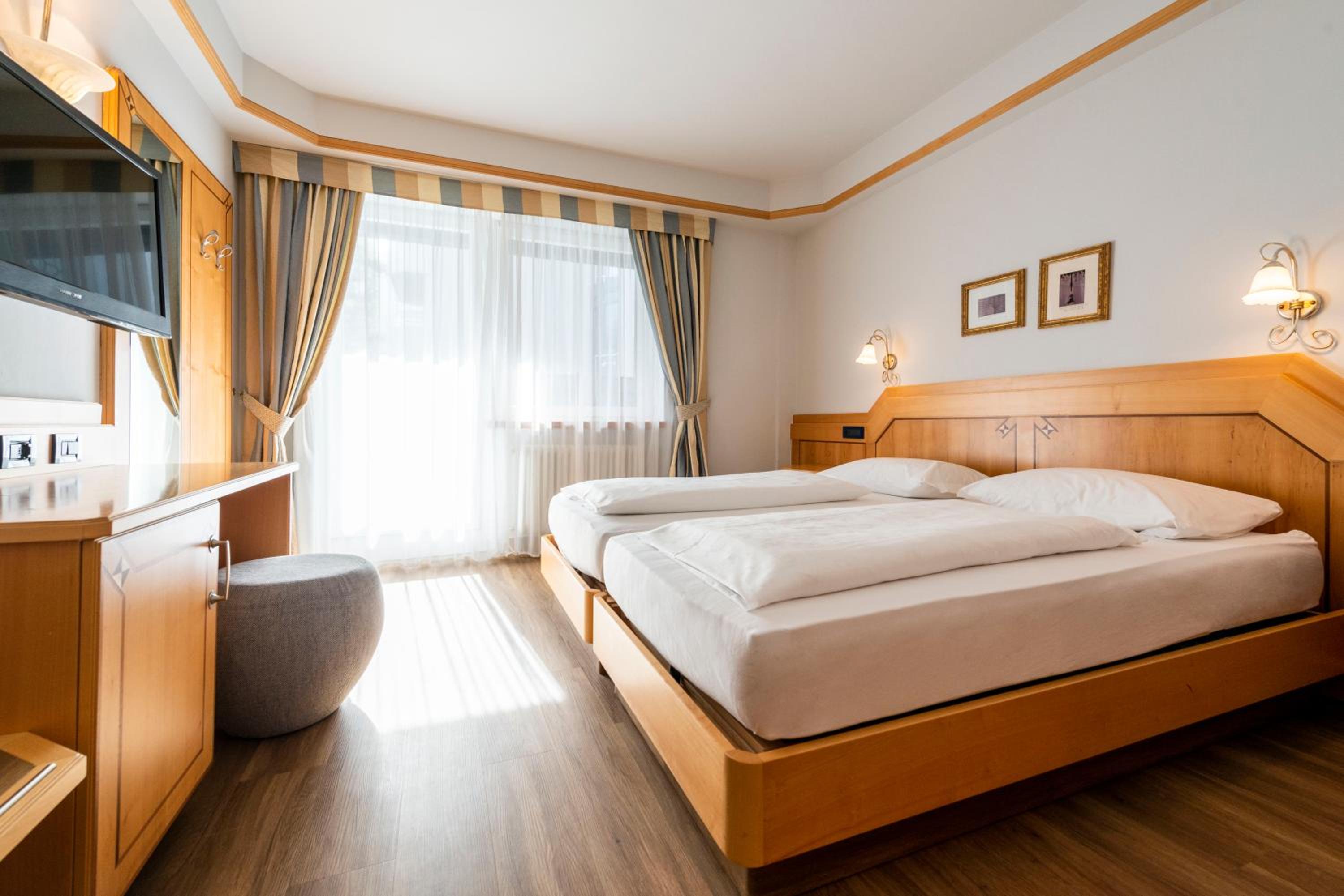 Economy, Twin Beds