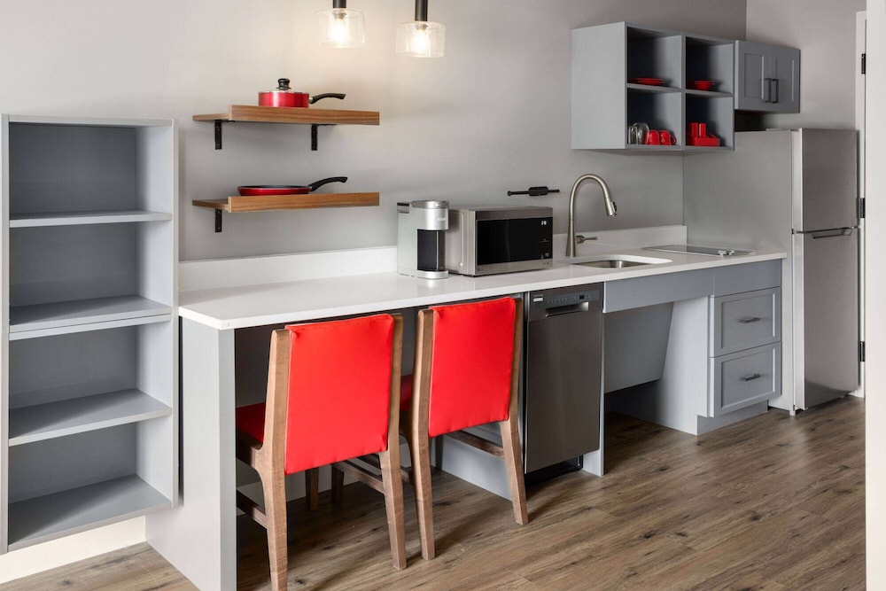 Hawthorn Extended Stay by Wyndham Williston/Burlington 28/38